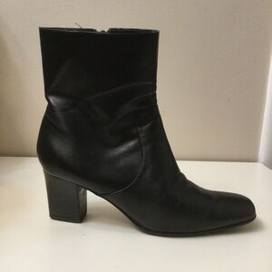 Nine West Black Leather Ankle  Boots Size 7.5 M Stacked Heel 2 1/2 “